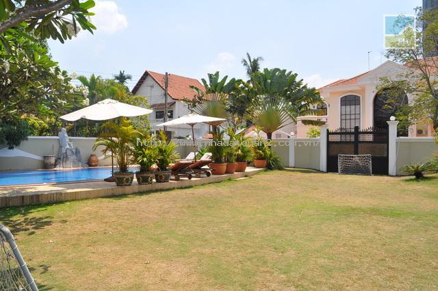 Villa for sale in District 2. In the compound